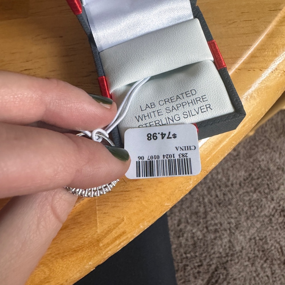 Size 7 ring - Picture 5 of 5